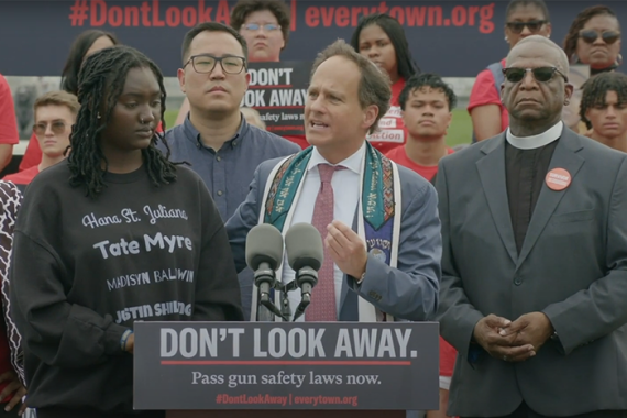Jonah Pesner addresses an audience at the Don't Look Away Rally